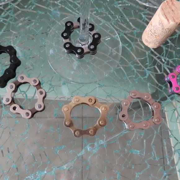 Magnetic Wine Glass Charms Colored Bike Chain Markers Christmas Gift Set Bikers - Picture 8 of 16